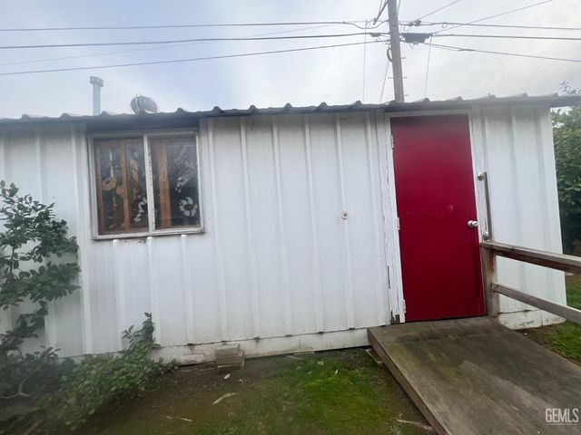 2907 Driller Avenue, Bakersfield, CA 93306