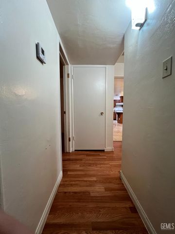 2907 Driller Avenue, Bakersfield, CA 93306