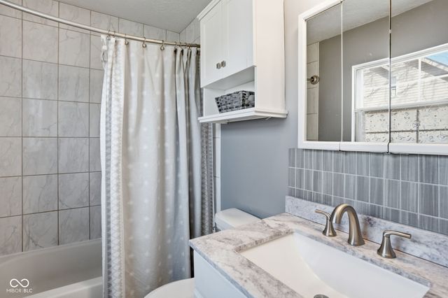 1181 Pilgrim Road, Greenwood, IN 46142