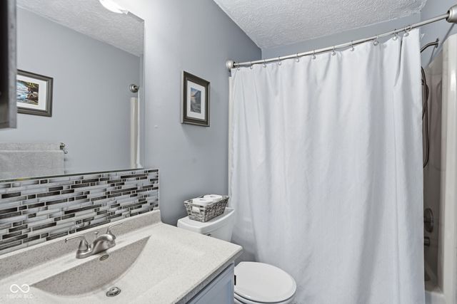 1181 Pilgrim Road, Greenwood, IN 46142