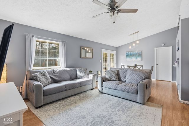 1181 Pilgrim Road, Greenwood, IN 46142