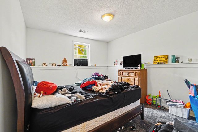 630 E Saint Joseph Street, Paw Paw Vllg, MI 49079
