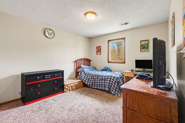 630 E Saint Joseph Street, Paw Paw Vllg, MI 49079