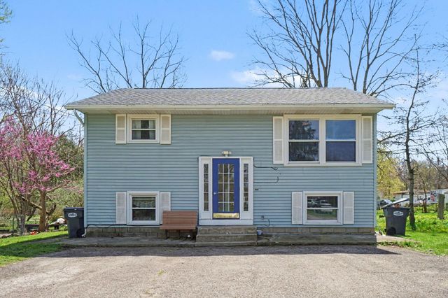 630 E Saint Joseph Street, Paw Paw Vllg, MI 49079