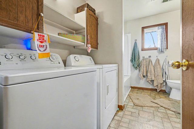 630 E Saint Joseph Street, Paw Paw Vllg, MI 49079