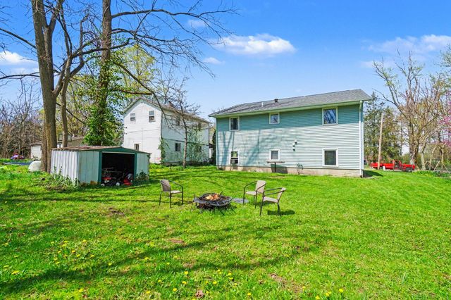 630 E Saint Joseph Street, Paw Paw Vllg, MI 49079