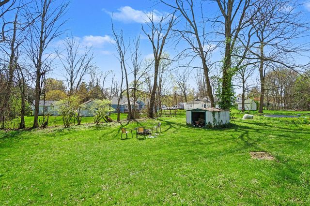 630 E Saint Joseph Street, Paw Paw Vllg, MI 49079