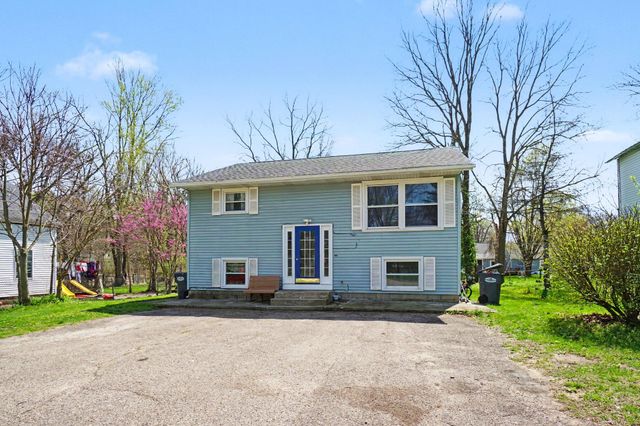 630 E Saint Joseph Street, Paw Paw Vllg, MI 49079