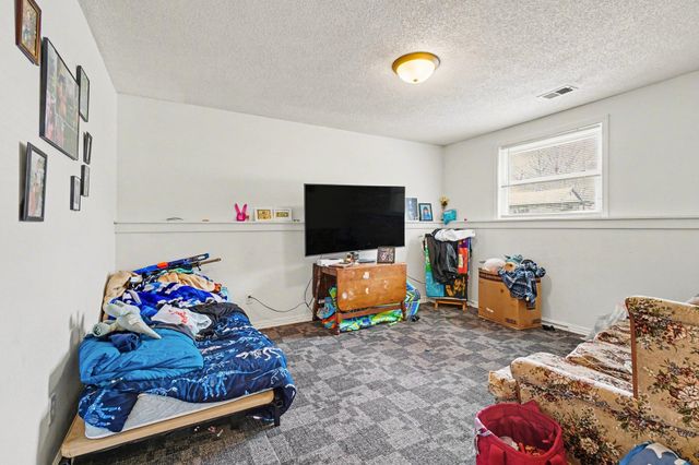 630 E Saint Joseph Street, Paw Paw Vllg, MI 49079