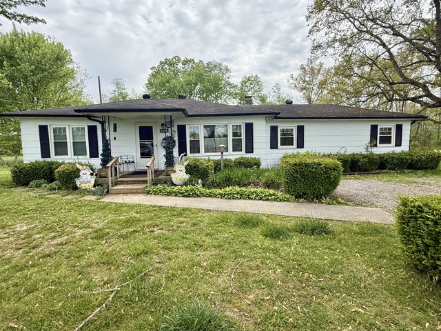 1459 Pete Sain Rd, Manchester, TN 37355