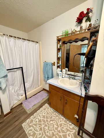 1459 Pete Sain Rd, Manchester, TN 37355
