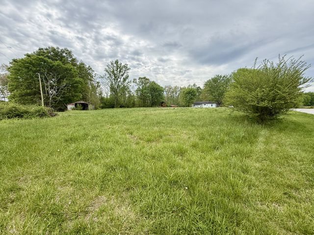 1459 Pete Sain Rd, Manchester, TN 37355