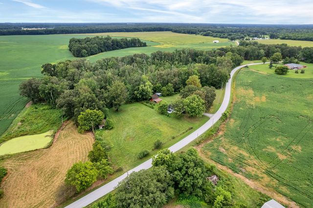 1459 Pete Sain Rd, Manchester, TN 37355