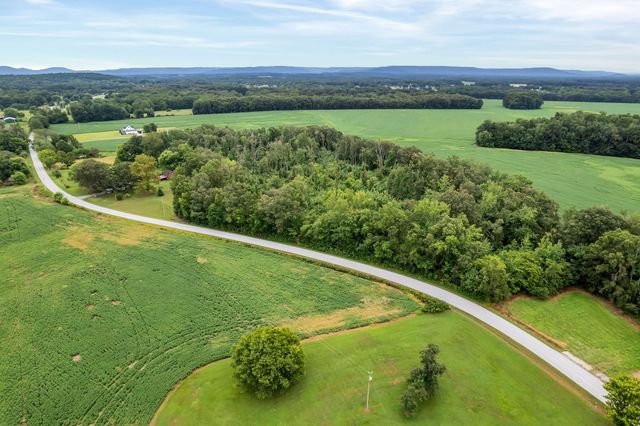 1459 Pete Sain Rd, Manchester, TN 37355