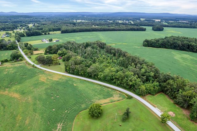 1459 Pete Sain Rd, Manchester, TN 37355