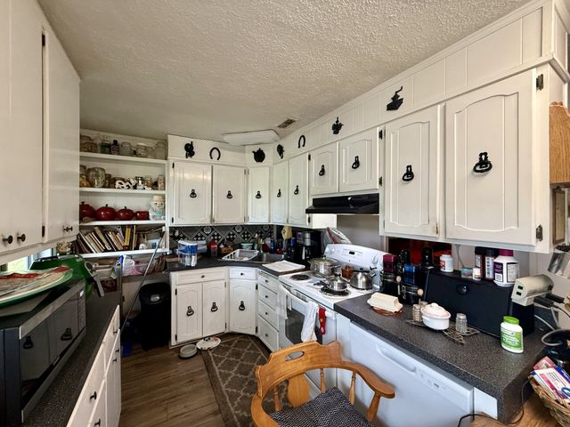 1459 Pete Sain Rd, Manchester, TN 37355