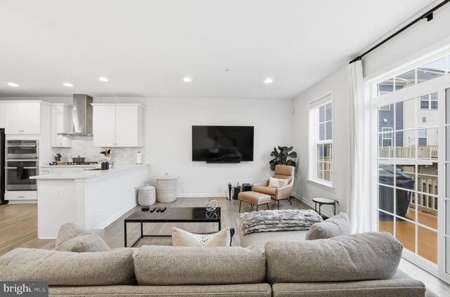 10237 TRAVILAH GROVE CIR, Rockville, MD 20850