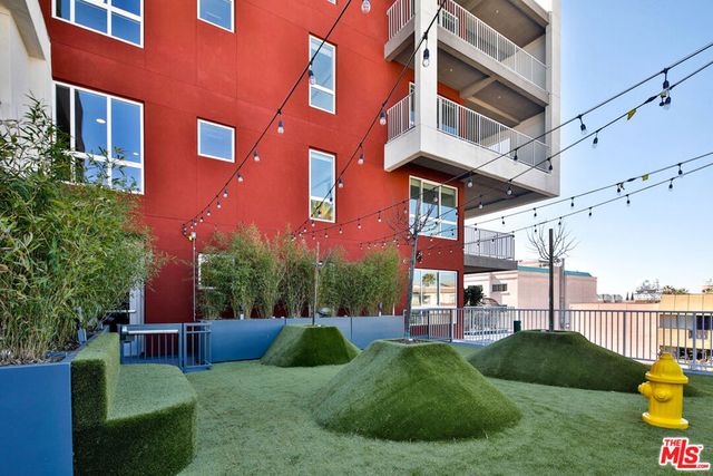 750 S Oxford Avenue 642, Los Angeles, CA 90005