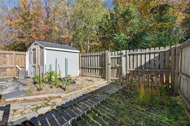 1676 Skiffes Creek CIR, Williamsburg, VA 23185