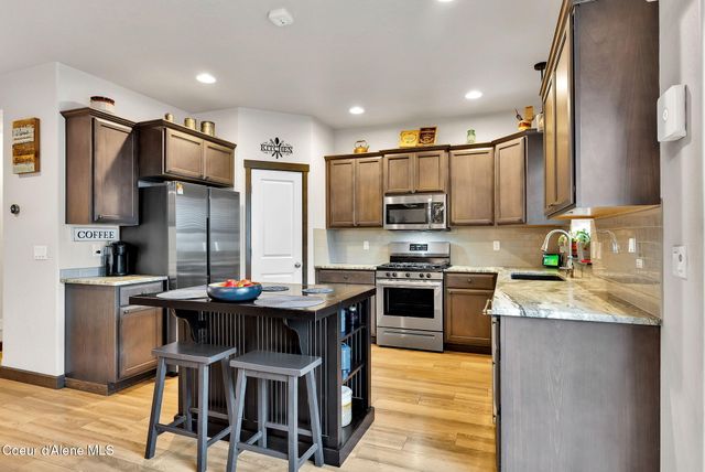 10589 N CRIMSON DR, Hayden, ID 83835