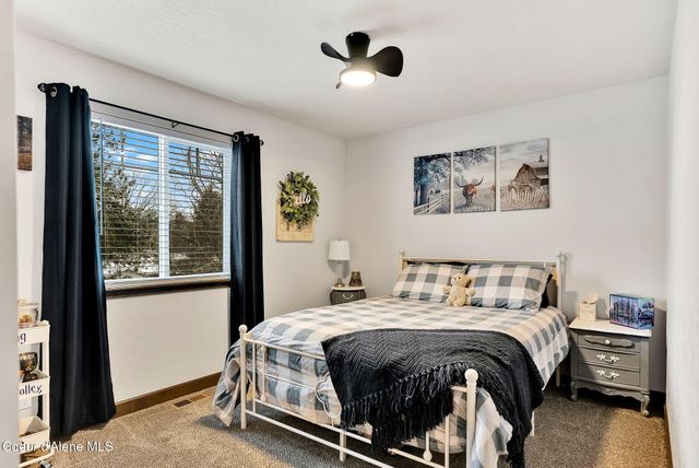 10589 N CRIMSON DR, Hayden, ID 83835