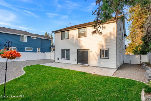 10589 N CRIMSON DR, Hayden, ID 83835