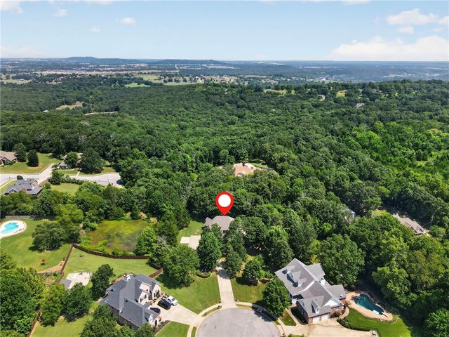 3480 McArthur Court, Fayetteville, AR 72703