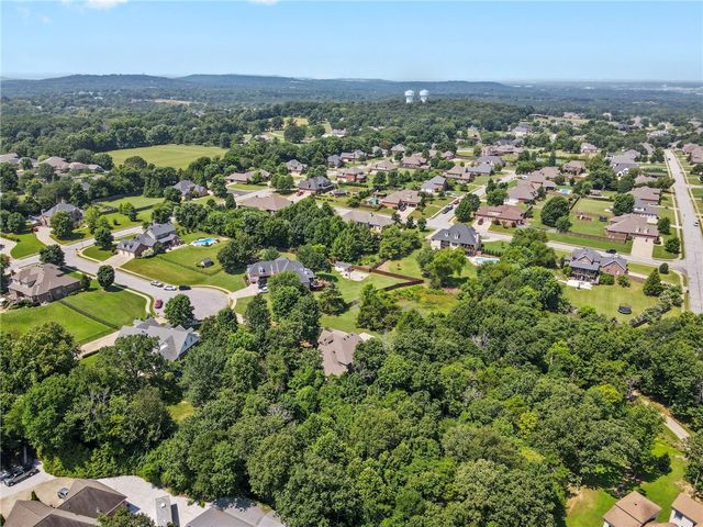 3480 McArthur Court, Fayetteville, AR 72703