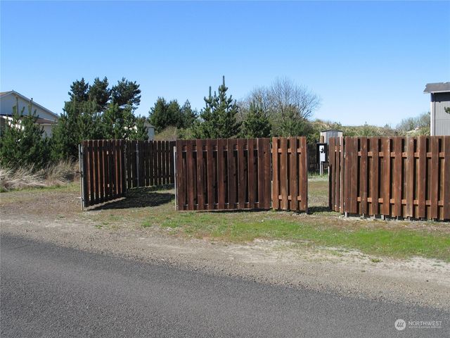 34705 & 34707 I Place, Ocean Park, WA 98640