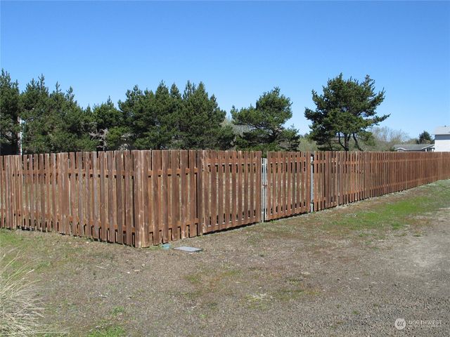 34705 & 34707 I Place, Ocean Park, WA 98640