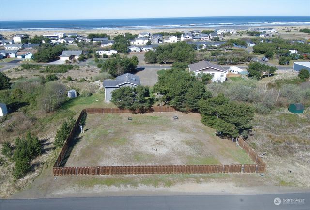 34705 & 34707 I Place, Ocean Park, WA 98640