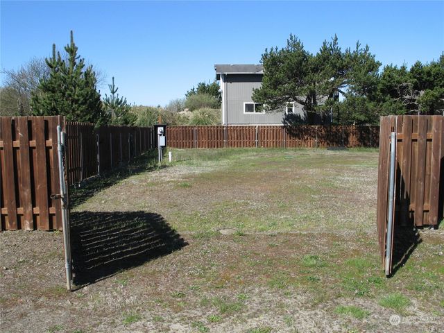 34705 & 34707 I Place, Ocean Park, WA 98640