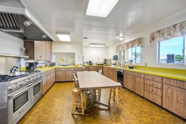 2280 E Valley Pkwy 79, Escondido, CA 92027