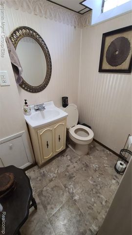 3900 Norwood Drive, Trenton, MI 48183