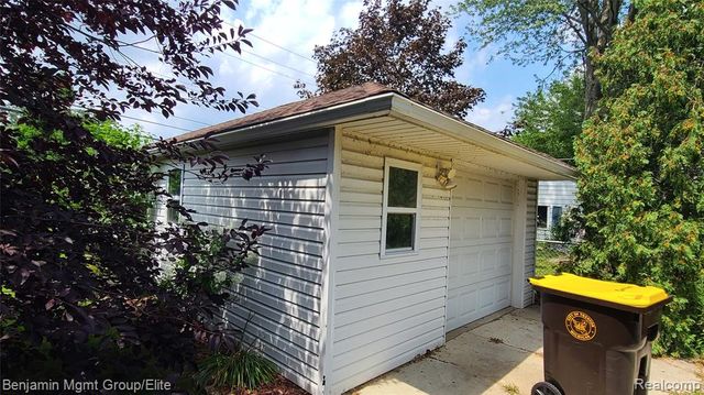 3900 Norwood Drive, Trenton, MI 48183