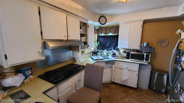 3900 Norwood Drive, Trenton, MI 48183