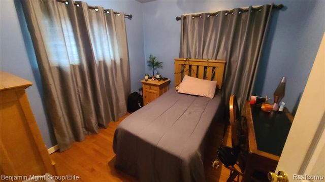 3900 Norwood Drive, Trenton, MI 48183