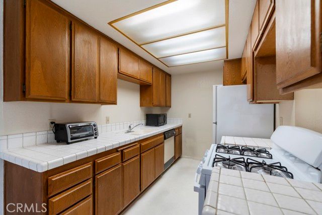 1435 W 146th St 104, Gardena, CA 90247