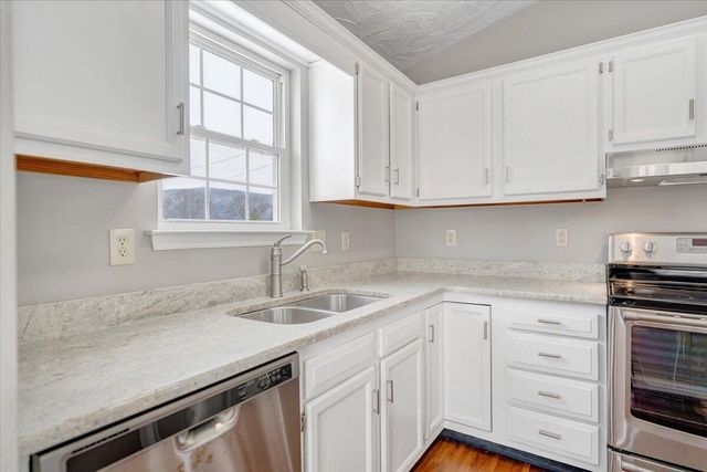 5957 PLANTATION RD, Roanoke, VA 24019