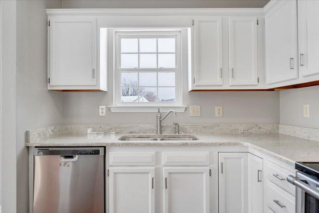 5957 PLANTATION RD, Roanoke, VA 24019