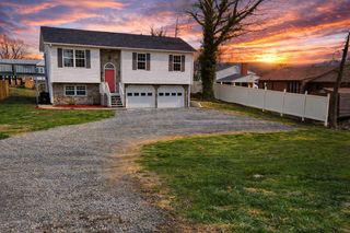 5957 PLANTATION RD, Roanoke, VA 24019