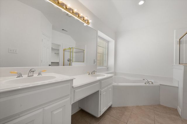 1020 Laurel Oak Drive, Flower Mound, TX 75028