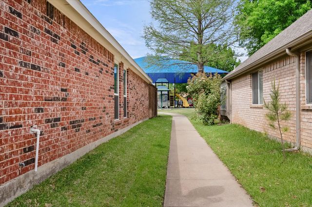 1020 Laurel Oak Drive, Flower Mound, TX 75028