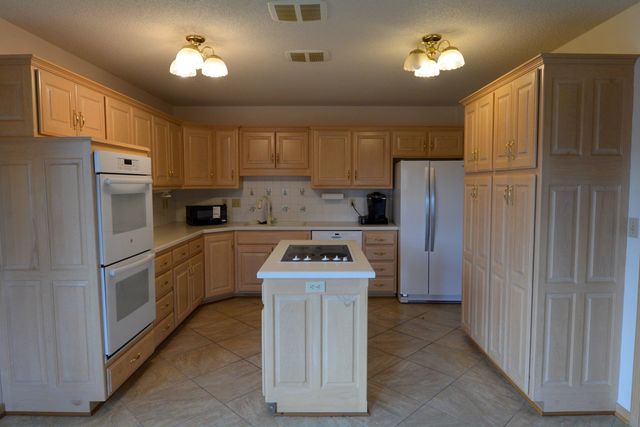 10531 W Millpond St., Wichita, KS 67212