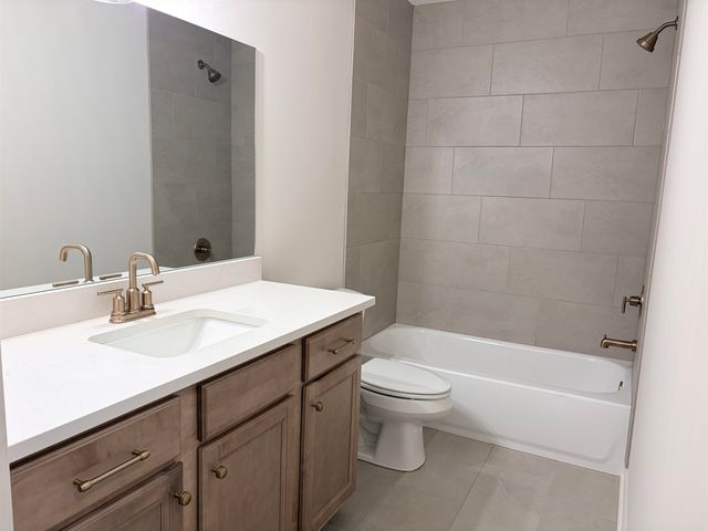 9574 GRAYS HOLLOW DR S, Cordova, TN 38018