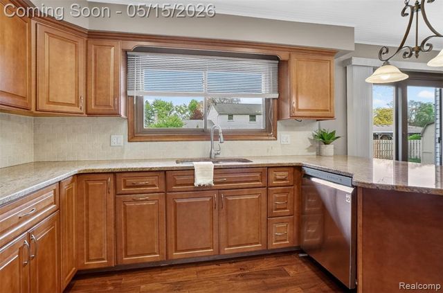 54524 Pocahontas Drive, Shelby Twp, MI 48315