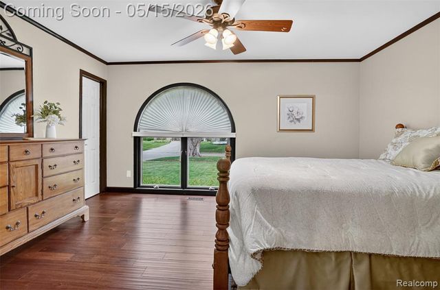54524 Pocahontas Drive, Shelby Twp, MI 48315