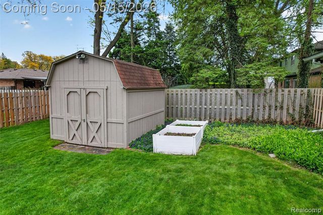 54524 Pocahontas Drive, Shelby Twp, MI 48315