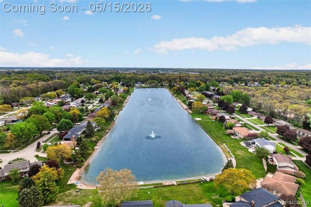 54524 Pocahontas Drive, Shelby Twp, MI 48315