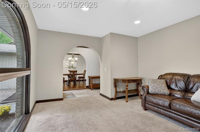 54524 Pocahontas Drive, Shelby Twp, MI 48315